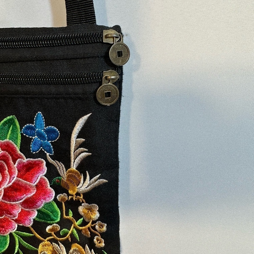 Vintage National Ethnic Boho Embroidery Flower Floral Black Canvas Crossbody Bag - Picture 3 of 8